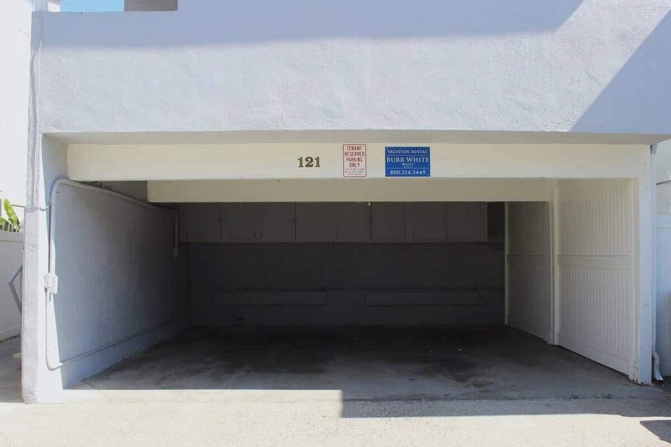 121 33rd St Unit A & B Parking