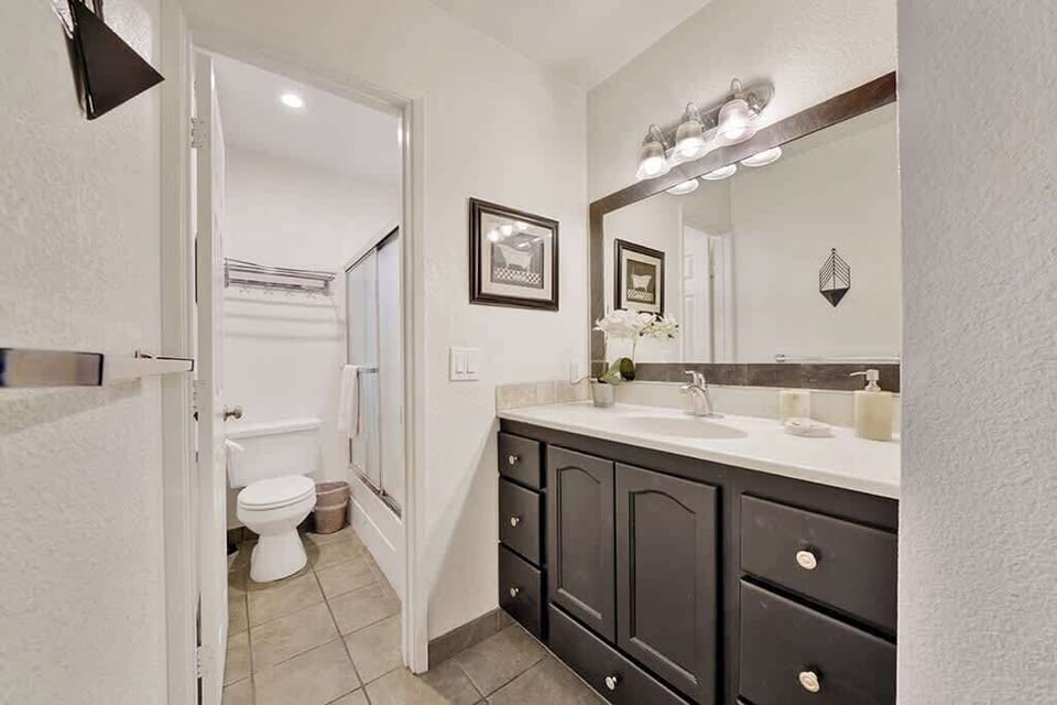 Unit B Bathroom 1
