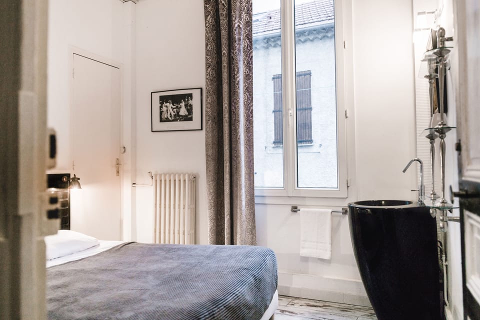 Standard Double Room | Iron/ironing board, free WiFi, bed sheets