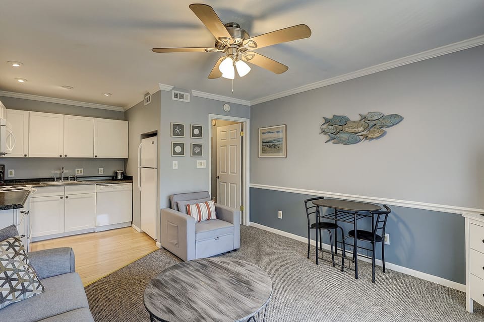 Living/Dining Area