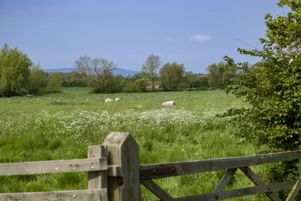An idyllic rural location, just 5 miles from Chipping Campden