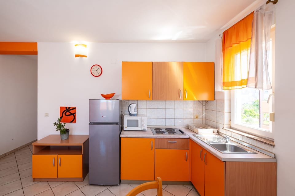 Apartment, 1 Bedroom, Balcony, Garden View | Private kitchen