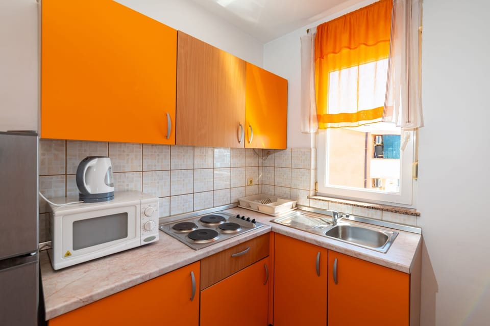 Apartment, 1 Bedroom, Balcony, Garden View | Private kitchen