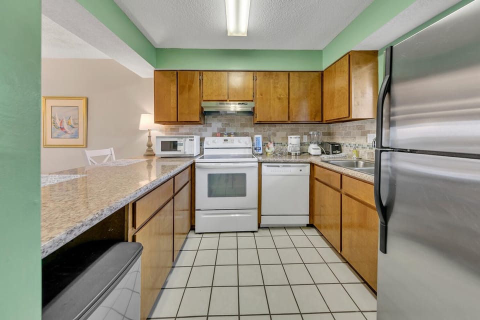 Kitchen has all yo uneed