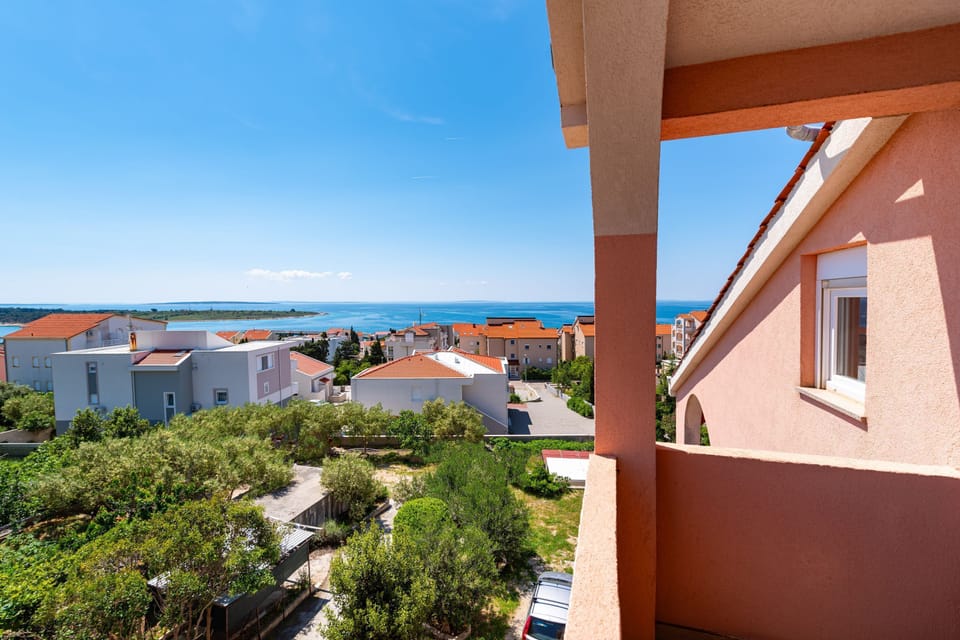 Apartment, 3 Bedrooms, Balcony, Garden View | Property grounds