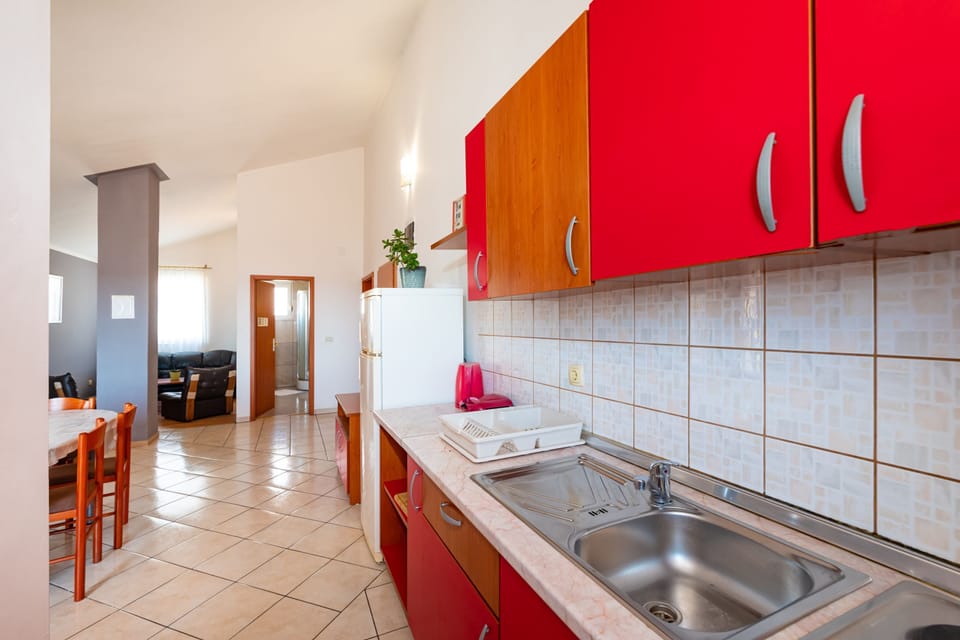 Apartment, 3 Bedrooms, Balcony, Garden View | Interior