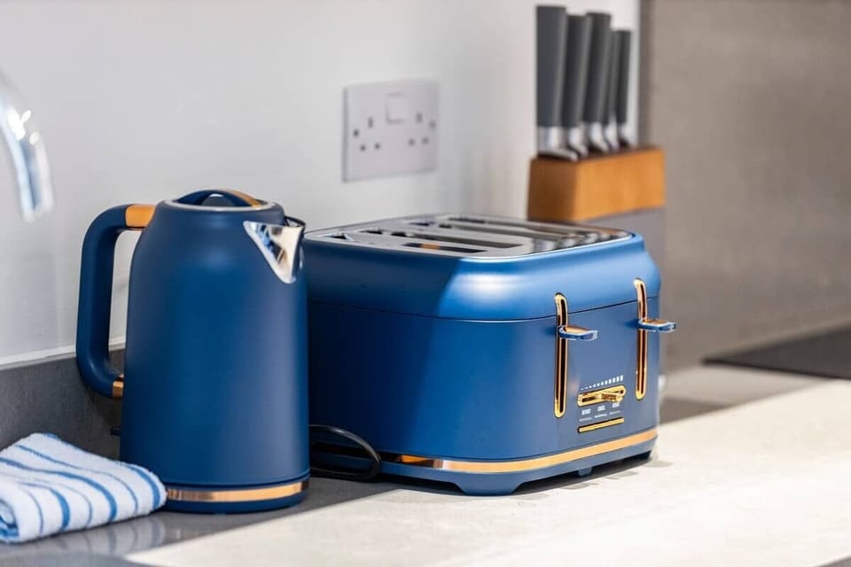 - Modern blue toaster and kettle set for daily use  
- Convenient kitchen essentials for easy breakfasts  
- Stylish appliances combine function with sleek design  