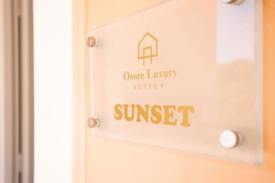 We offer a welcome basket for our guests with traditional tastes and treats such as local wine, fresh orange juice, ice tea, fresh milk....