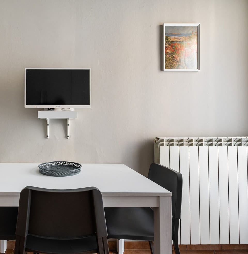Apartment, Balcony | Dining room