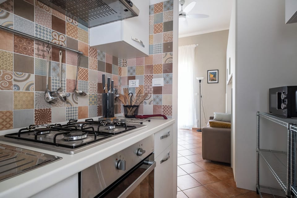 Apartment, Balcony | Private kitchen | Electric kettle