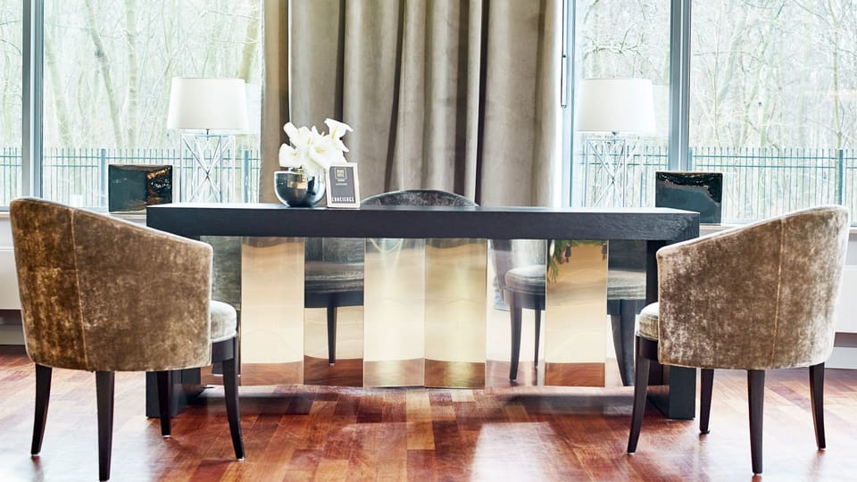 Concierge desk