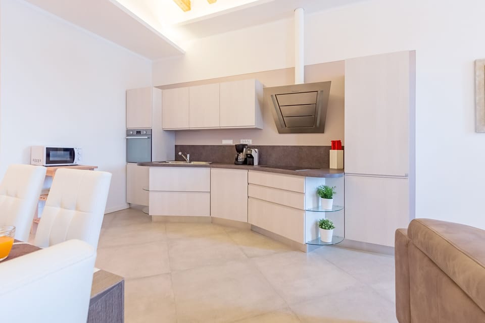 Apartment | Private kitchenette | Highchair, cookware/dishes/utensils