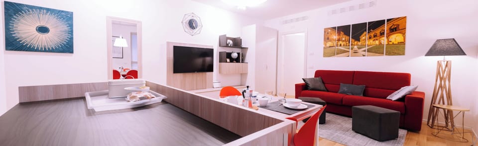Apartment | Living area | 35-cm flat-screen TV with digital channels