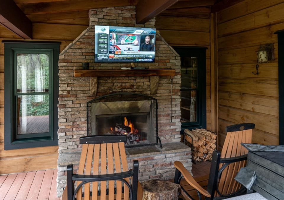 Outdoor Fireplace & TV