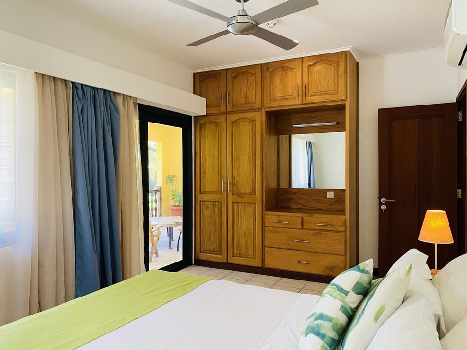 1 bedroom, in-room safe, WiFi (free), bed sheets