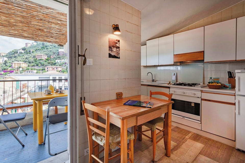 Apartment | Private kitchen | Fridge, oven, stovetop, dishwasher