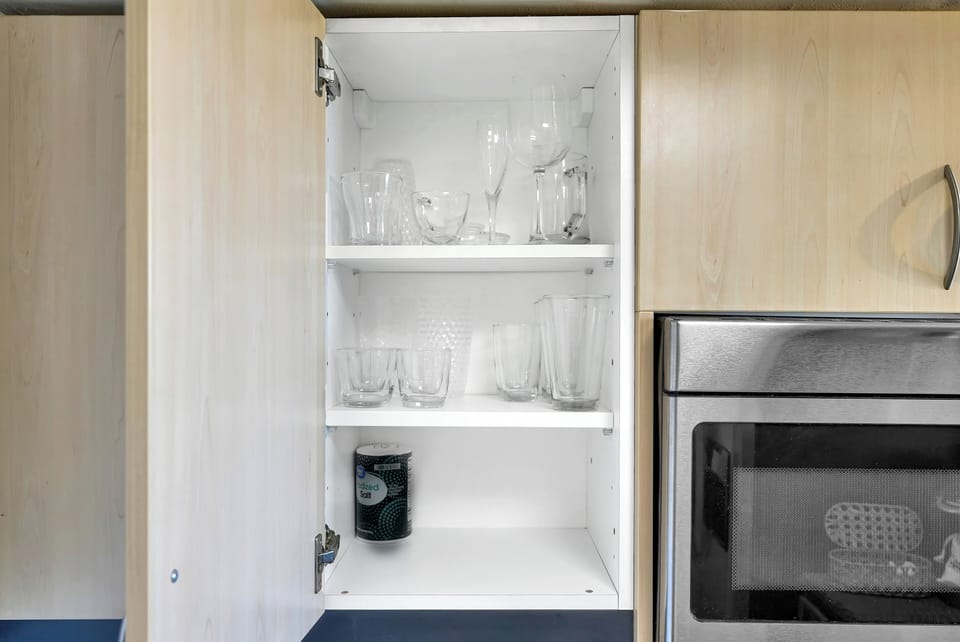 Comfort Condo, 2 Bedrooms, Balcony, Ocean View | Private kitchen