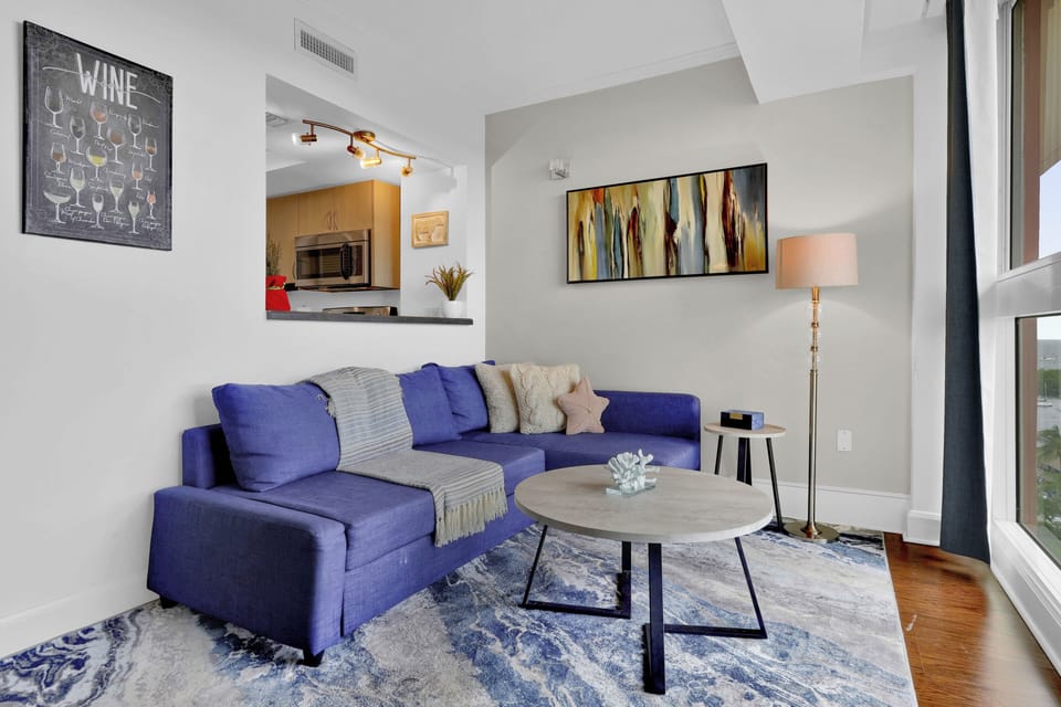 Comfort Condo, 2 Bedrooms, Balcony, Ocean View | Living area