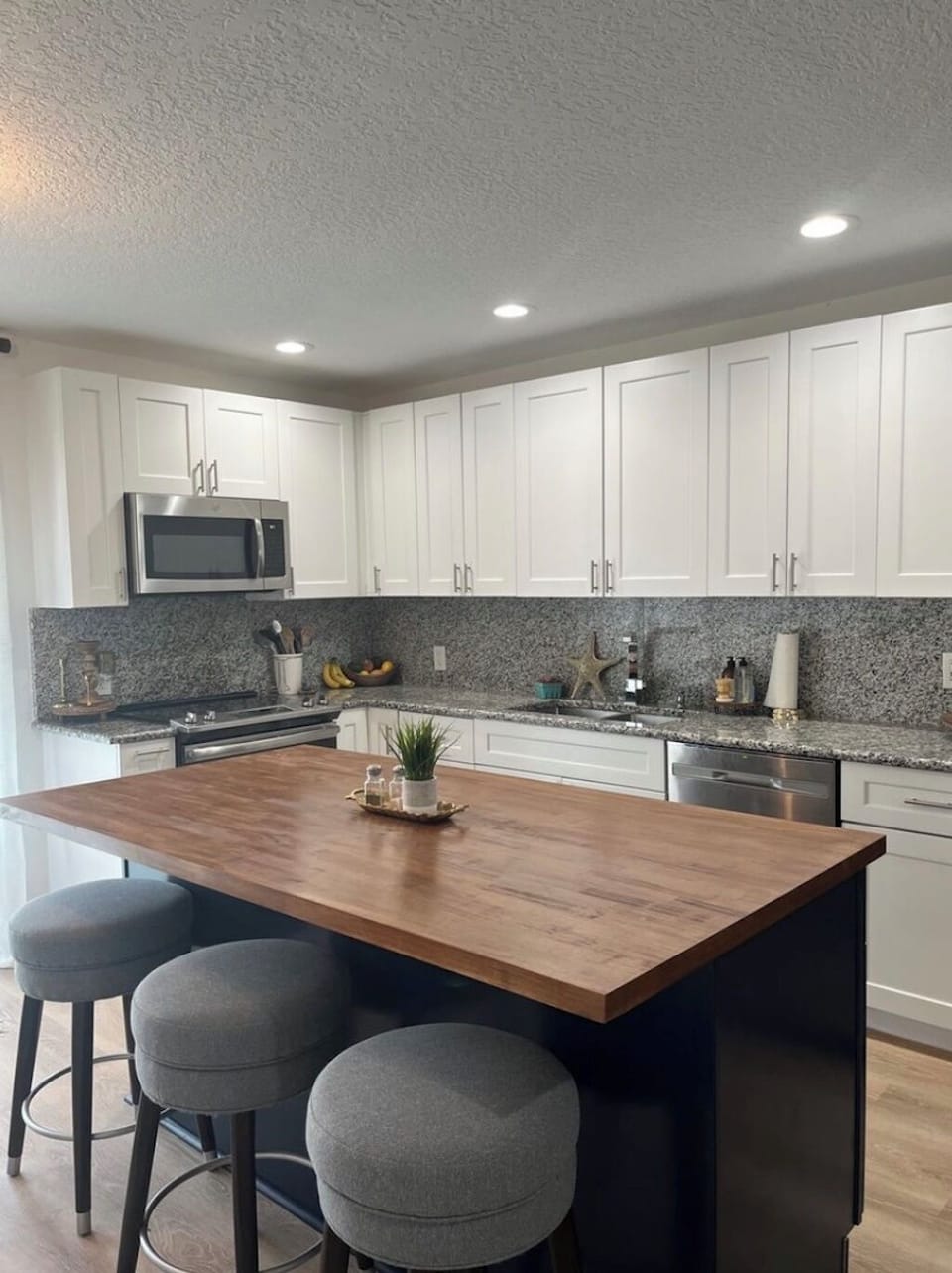 Fully stocked kitchen with everything you need!