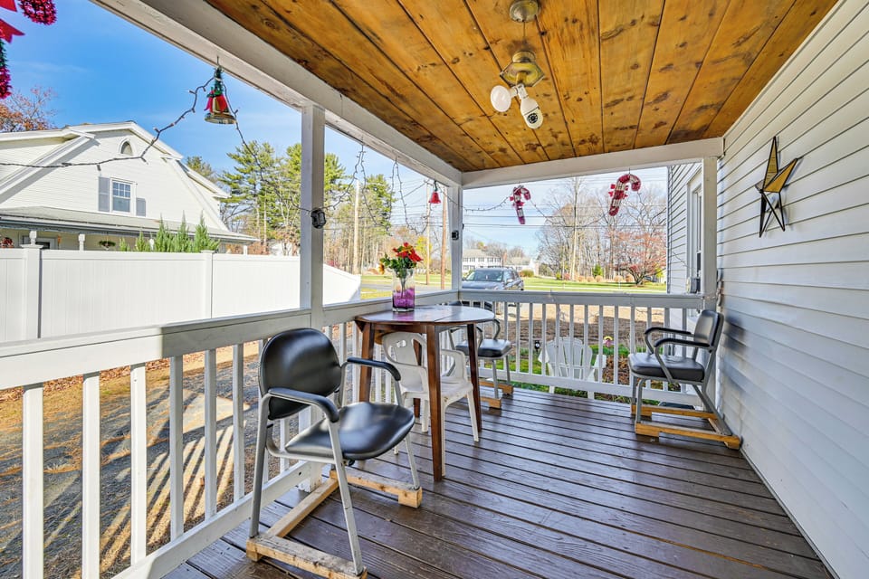 Furnished Porch