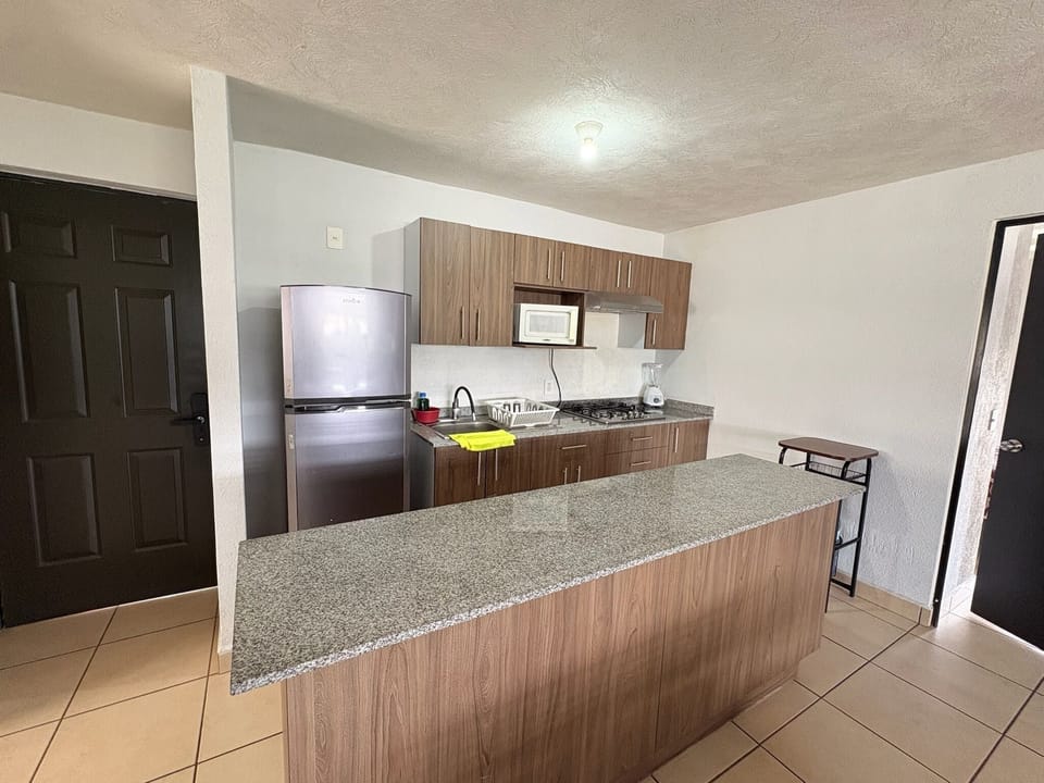 Classic Apartment, 3 Bedrooms, Kitchen | Living area