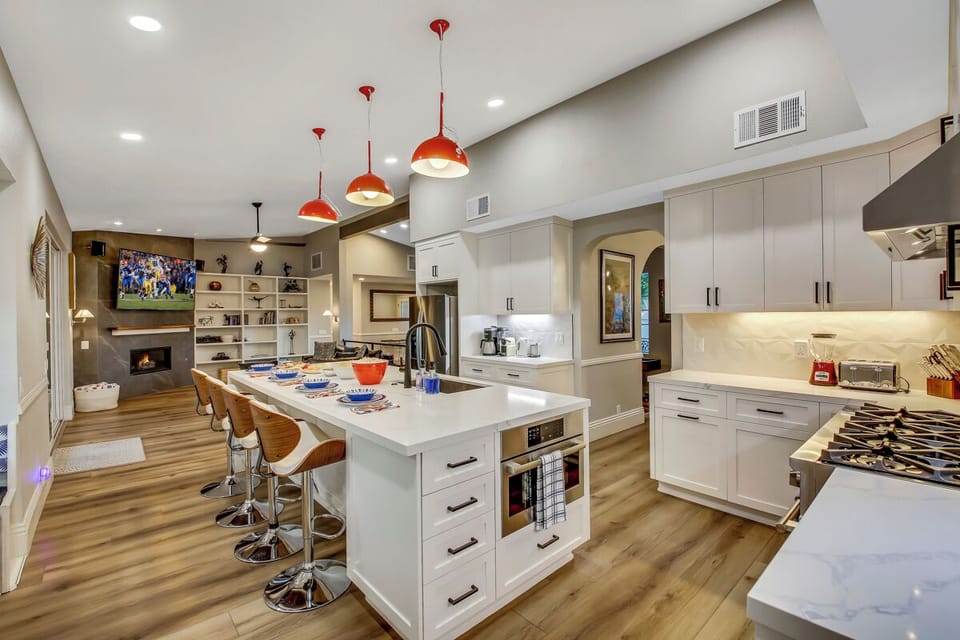 51 KITCHEN MLS_maybe