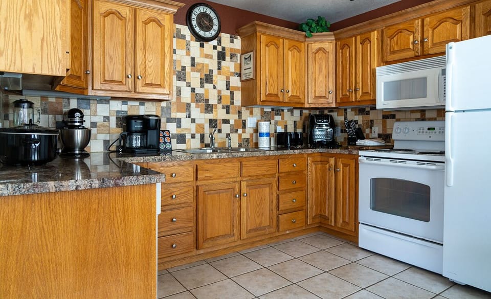 Condo, Multiple Beds, Fireplace, Mountain View (A17) | Private kitchen | Fridge, microwave, coffee/tea maker
