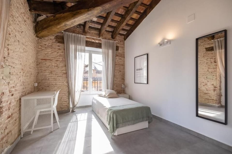 Superior Single Room, City View | Desk, soundproofing, free WiFi