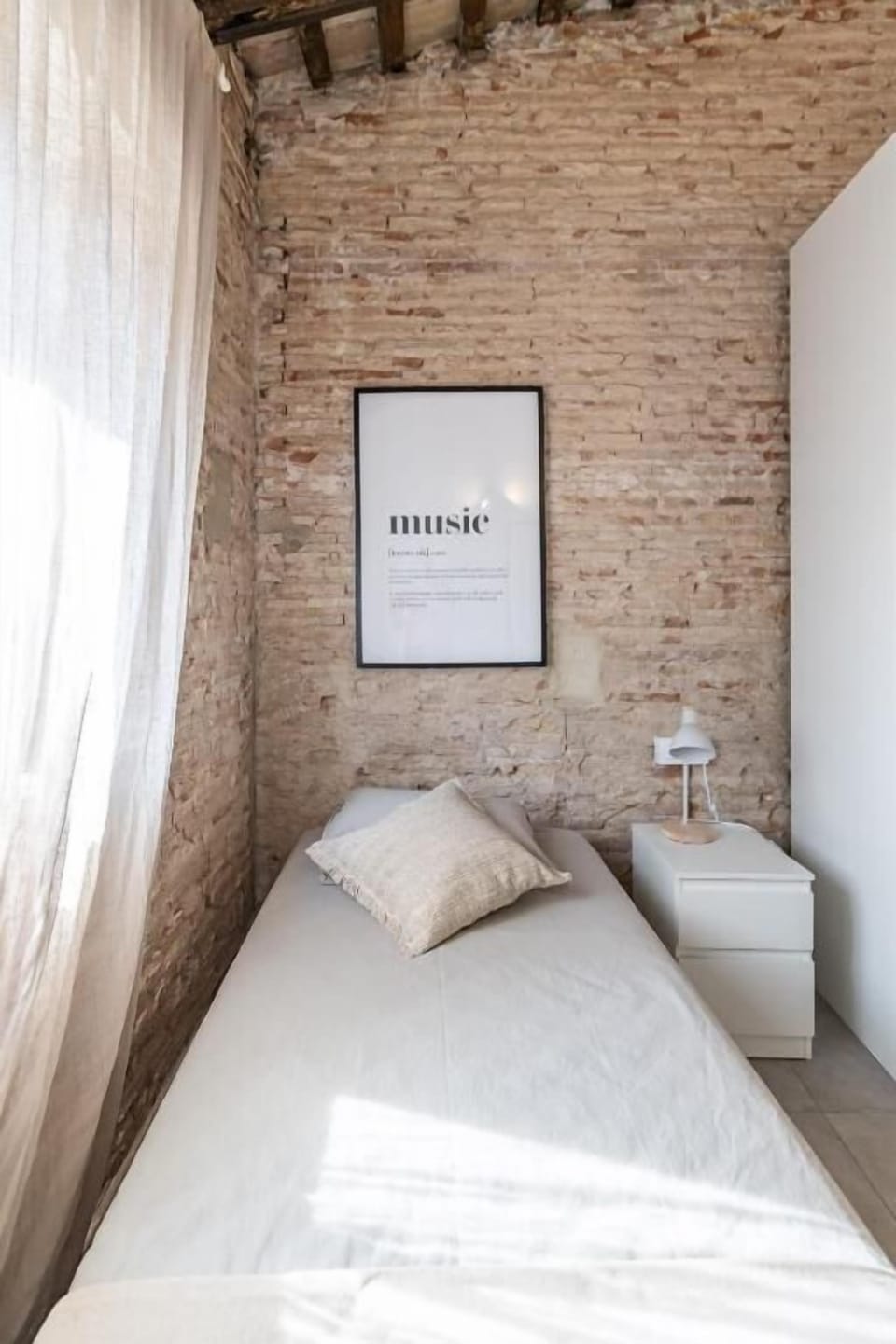 Economy Single Room, City View | Desk, soundproofing, free WiFi
