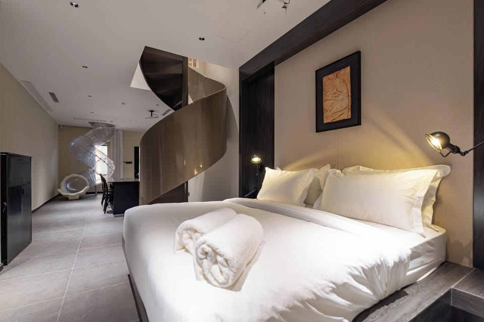 Loft Suite Spiral | Premium bedding, Select Comfort beds, minibar, in-room safe