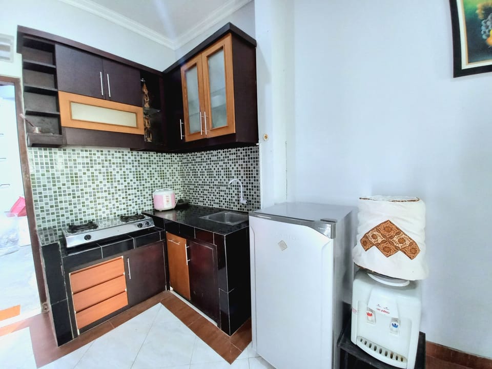 Family House | Private kitchen | Full-size fridge, stovetop, rice cooker, cookware/dishes/utensils