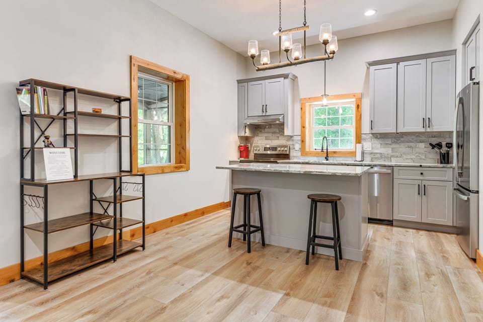 Kitchen | Stainless Steel Appliances w/ Dishwasher | Breakfast Bar | Free WiFi