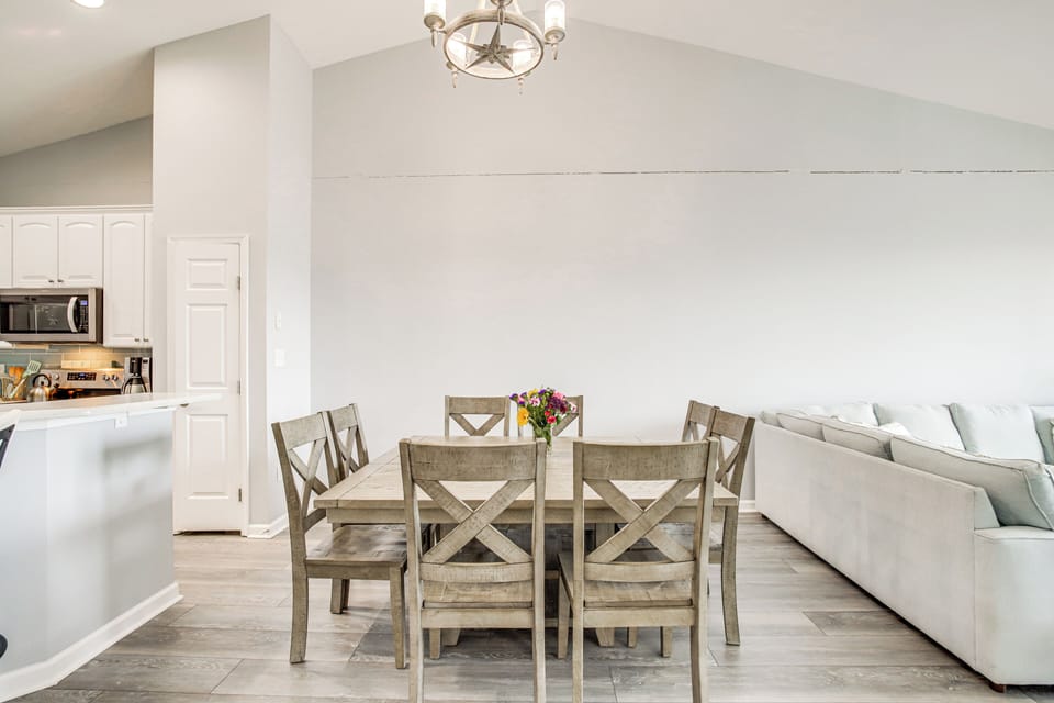 Dining Area | Dishware & Flatware