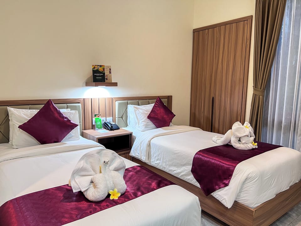 Superior Twin Room, 2 Twin Beds, Pool View | Desk, laptop workspace, free WiFi