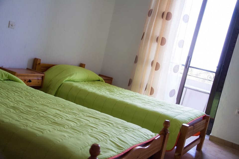 Studio | Egyptian cotton sheets, iron/ironing board, free WiFi
