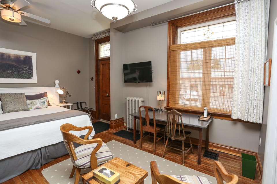 Superior Studio Suite, 1 King Bed (En Suite, Private Entrance) | View from room
