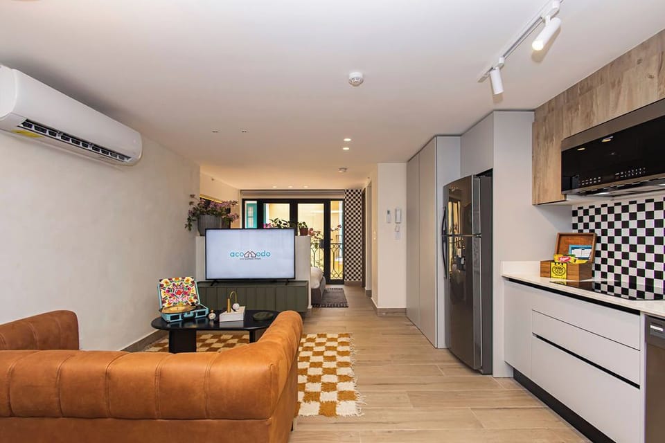 Modern appliances and decor make the studio a urban haven in the historic city. 