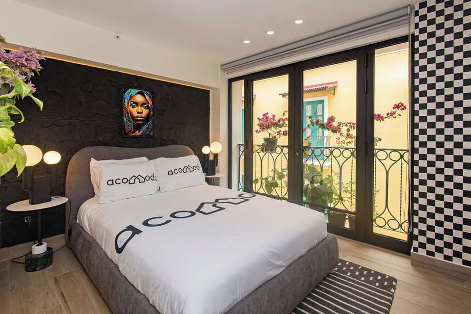 Comfortable double bed for 1 or 2 people. 