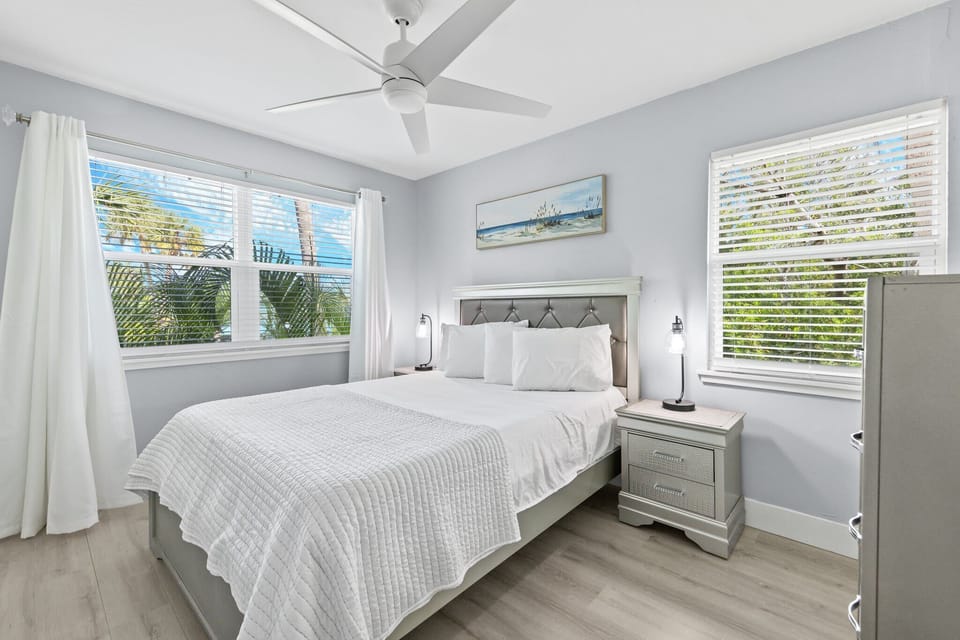 2nd Bedroom Queen Bed