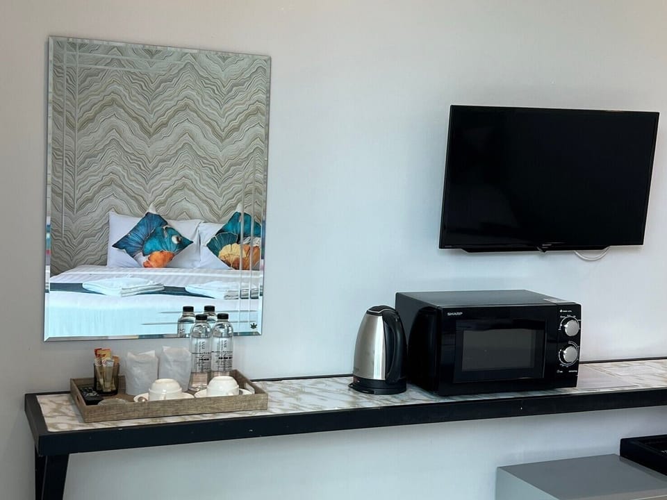 Family Room | Soundproofing, iron/ironing board, free WiFi, bed sheets