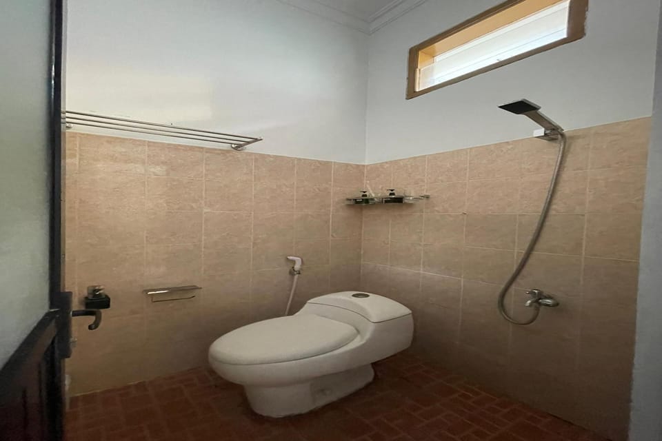 Shower, towels, soap