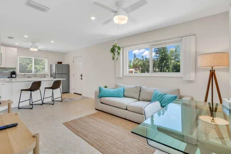 Studio Living Room and Breakfast Bar