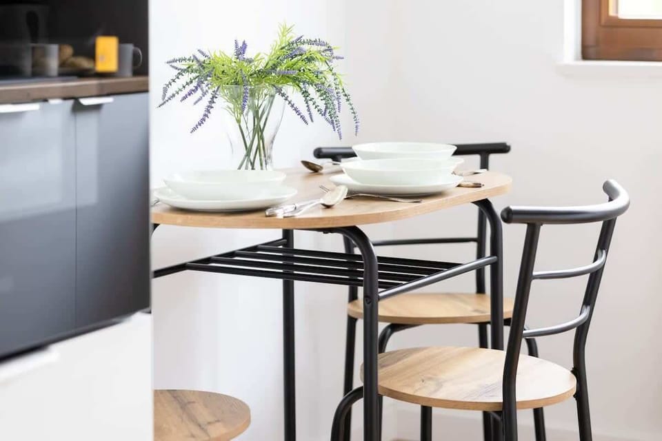 Cozy dining table for  – Ideal for a romantic dinner or morning breakfast.