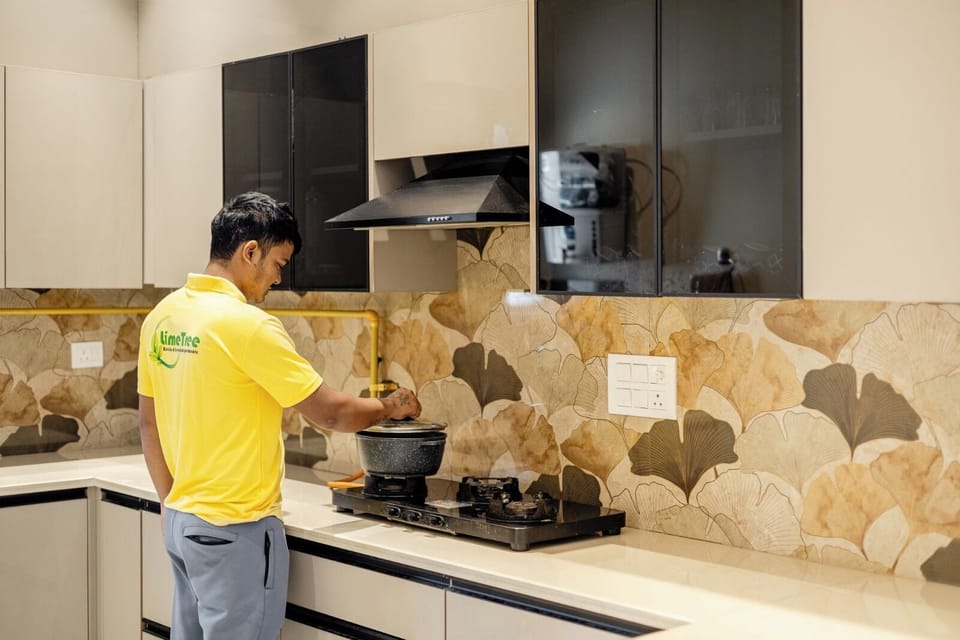 Deluxe Double Room, City View | Living area | TV