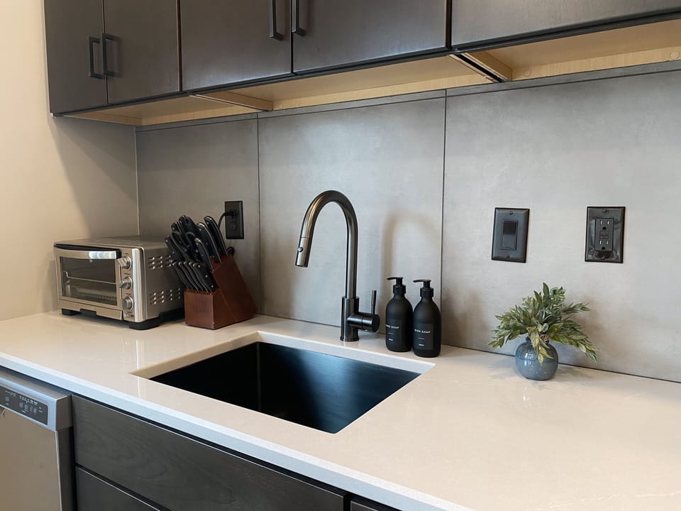 Full kitchen