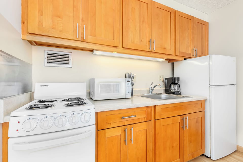 Full Kitchen with Microwave and Coffee Maker