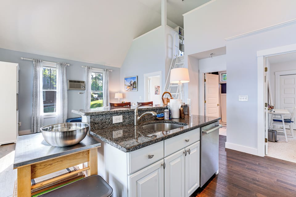 Cottage (2 Bedrooms) | Interior