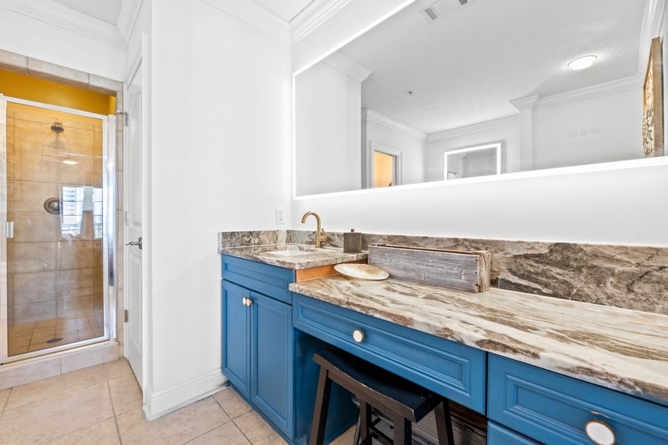 Beach House - Sea La Vie by PHG House in Long Beach