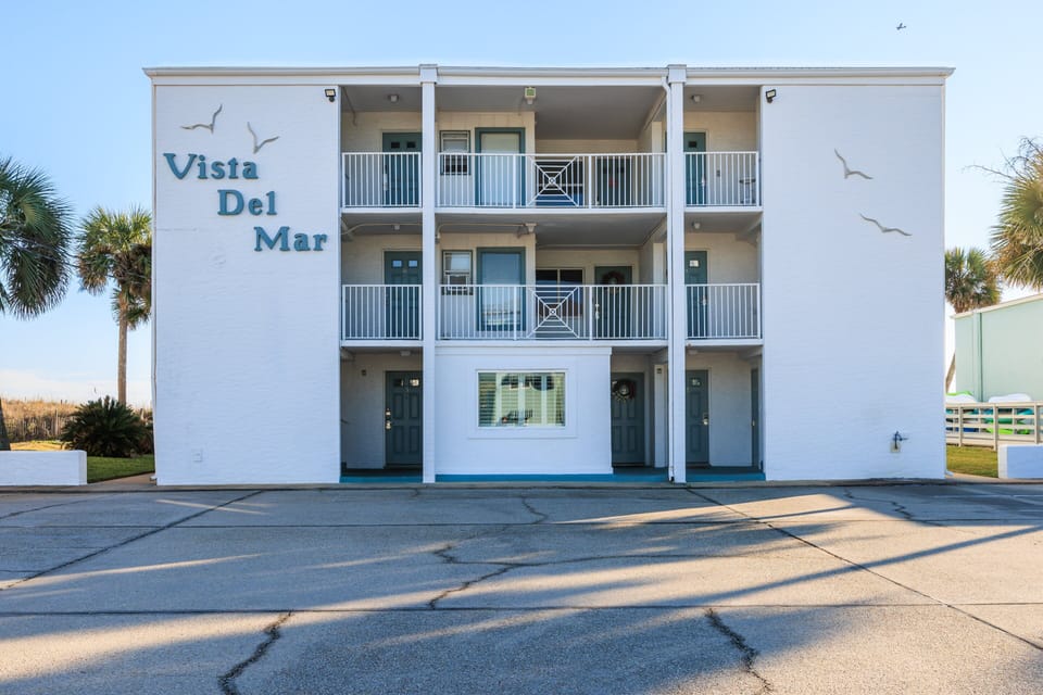 Parking lot view of Vista Del Mar community