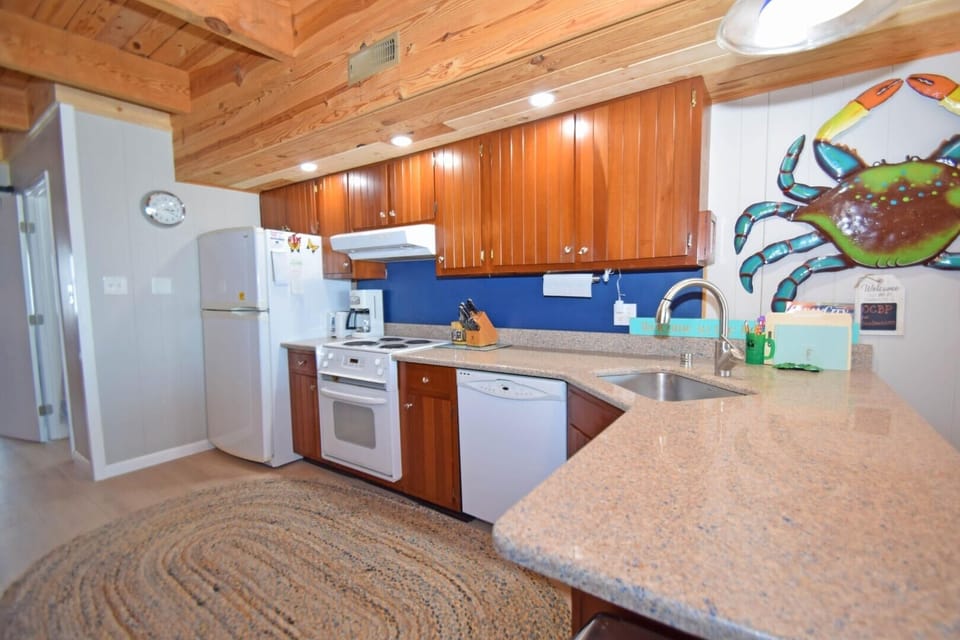 Townhome, 3 Bedrooms | Private kitchen | Coffee/tea maker, fridge, oven, toaster